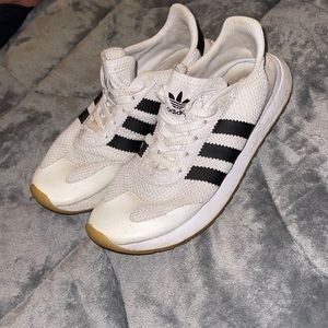 Adidas tennis shoes size 7.5